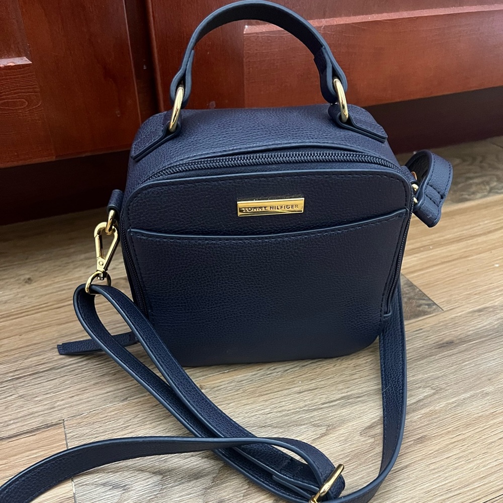 Leather Tommy Hilfiger Hand bag